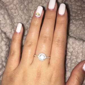 Sterling Silver CZ Circle Halo Ring size 8